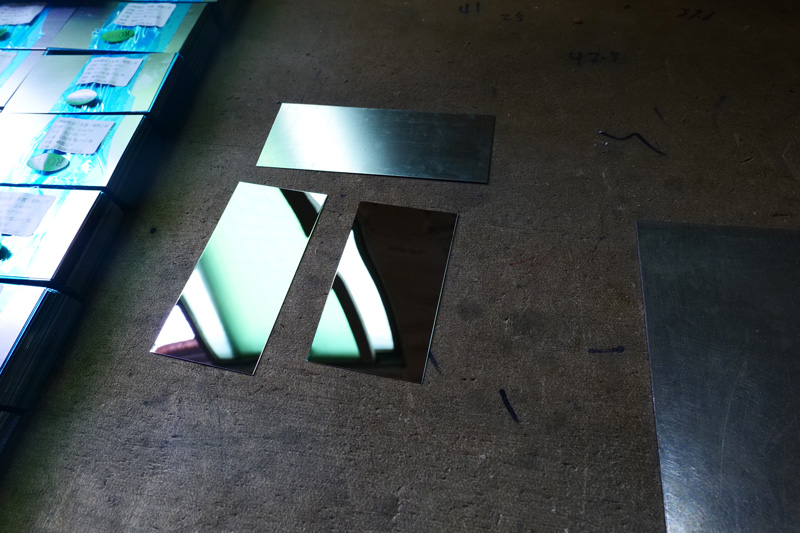 Are there different grades of mirror stainless steel？